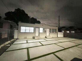 1237 NW 33rd Ave, Unit 1 in Miami, FL - Building Photo