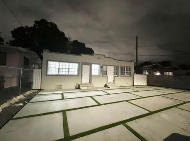 1237 NW 33rd Ave, Unit 1