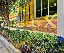 801 S Miami Ave, Unit 2705 in Miami, FL - Building Photo - Building Photo