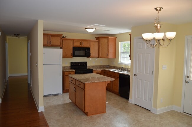 132 Springfield Rd in Statesville, NC - Building Photo - Building Photo