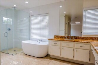 25992 La Cuesta Ave in Laguna Hills, CA - Building Photo - Building Photo