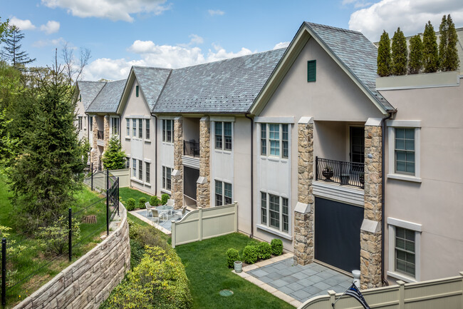 Heritage at Claremont in Bernardsville, NJ - Building Photo - Building Photo