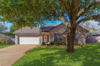 1005 Short Line Blvd in Midlothian, TX - Foto de edificio - Building Photo