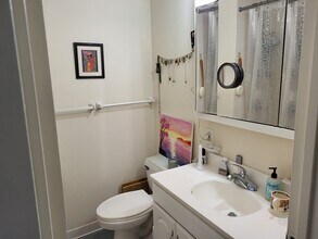 99 Pond Ave, Unit 812 in Brookline, MA - Foto de edificio - Building Photo