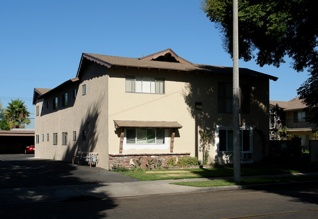 Tradewinds Apartments in Anaheim, CA - Foto de edificio - Building Photo