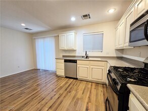 11916 Camden Brook St in Las Vegas, NV - Building Photo - Building Photo