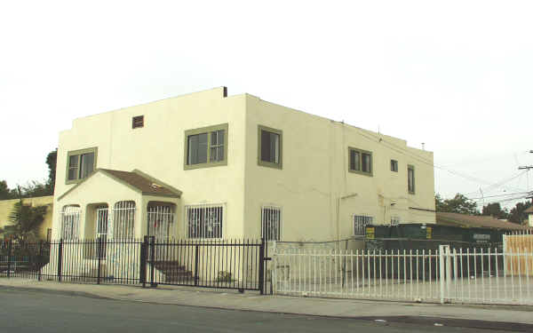 1845-1851 E 70th St in Los Angeles, CA - Building Photo