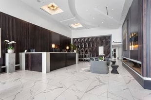 400 W Peachtree St NW in Atlanta, GA - Building Photo