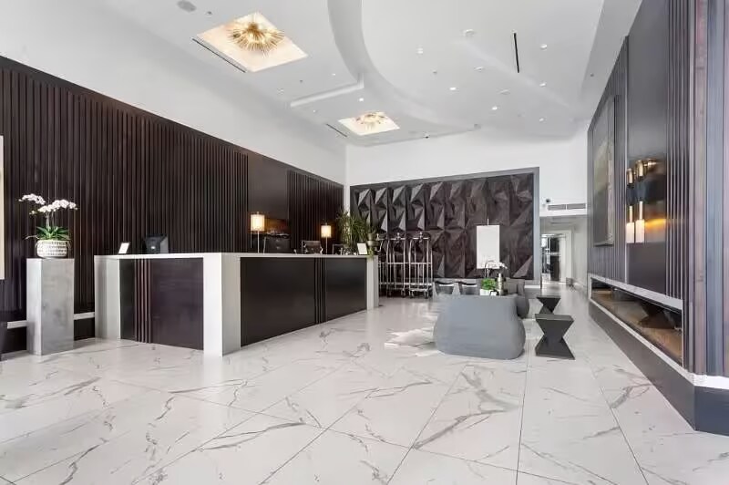 400 W Peachtree St NW in Atlanta, GA - Foto de edificio