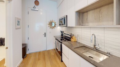 The Dillon Silver Lake II in Los Angeles, CA - Building Photo - Building Photo