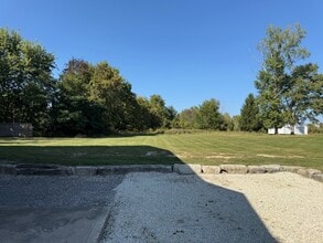 5267 Center Rd, Unit 1A in Brunswick, OH - Foto de edificio - Building Photo