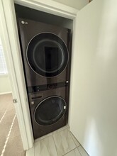 1279 Clayford Ave in Westlake Village, CA - Building Photo - Building Photo