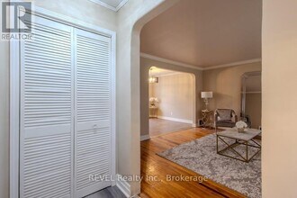 5717 Lowell Ave in Niagara Falls, ON - Building Photo - Building Photo