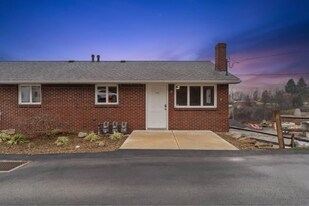 1490 Clay Pike in Irwin, PA - Building Photo