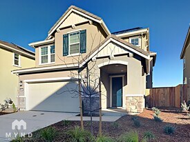 3292 Auburn Leaf Loop in Folsom, CA - Building Photo
