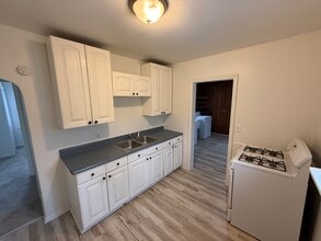 12408 Sarsfield Ave in Warren, MI - Building Photo - Building Photo