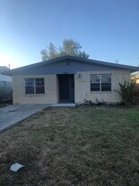 529 E Williamson Ave in Harlingen, TX - Building Photo