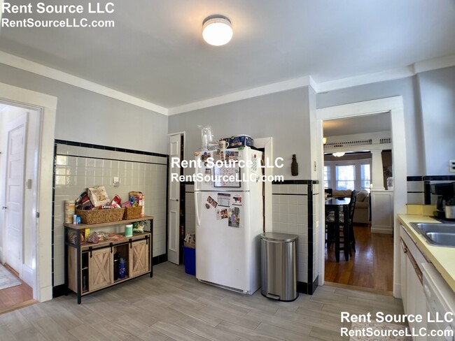 7 Burnside St, Unit 1