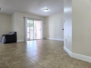 12423 NW 7th Ln in Miami, FL - Building Photo - Building Photo