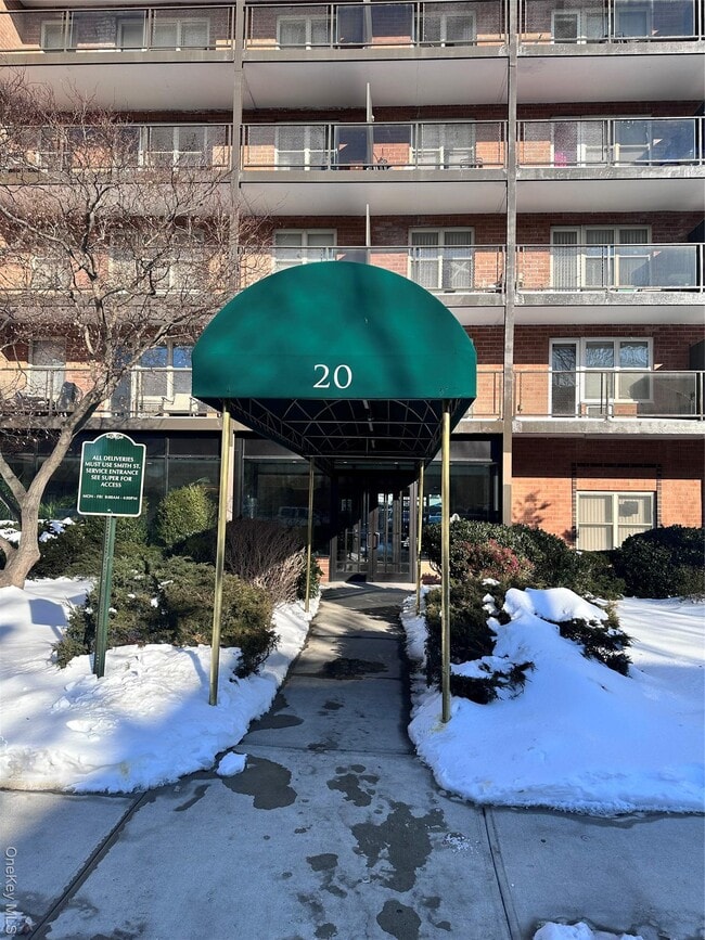 20 Wendell St in Hempstead, NY - Building Photo - Building Photo