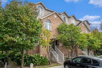 58 Steele Park Pvt in Ottawa, ON - Building Photo - Building Photo