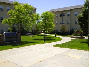 Arlington Park Apartments in Greeley, CO - Building Photo - Building Photo