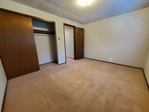 3204 Aquarius Blvd in Newberg, OR - Building Photo - Building Photo