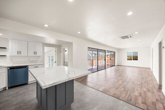 615 Malvern Ave in Fullerton, CA - Building Photo - Building Photo