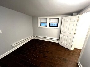 7918 S Rhodes Ave, Unit GN in Chicago, IL - Building Photo - Building Photo