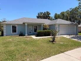 527 Terrier Way in New Smyrna Beach, FL - Building Photo