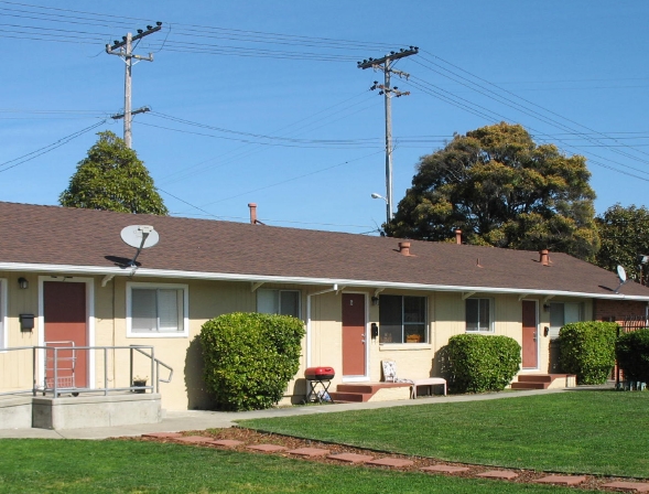 1701 San Joaquin St in Richmond, CA - Building Photo