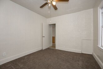 4913 E 85th St in Garfield Heights, OH - Foto de edificio - Building Photo