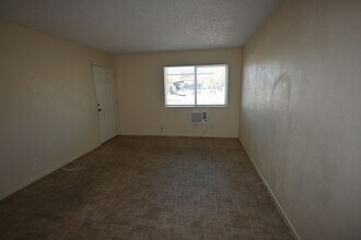 3021 E Carey Ave in North Las Vegas, NV - Building Photo - Building Photo