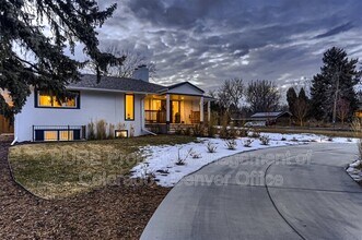 787 Crescent Ln in Lakewood, CO - Building Photo - Building Photo