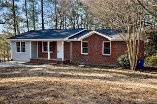 2420 Green Rd in Loganville, GA - Building Photo