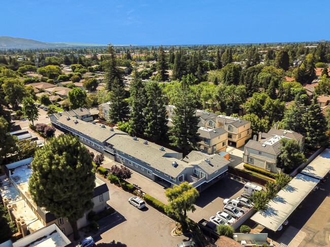 Four Twenty Union Apartments in Campbell, CA - Foto de edificio - Building Photo