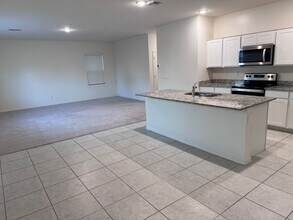 9561 W Agora Ln in Tolleson, AZ - Building Photo - Building Photo