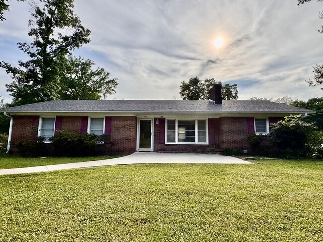 property at 400 Queens Dr