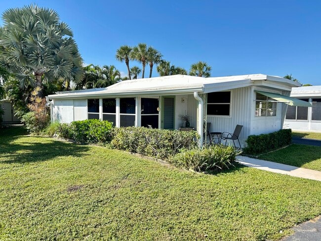 425 Bougainvilla Dr in Deerfield Beach, FL - Building Photo - Building Photo