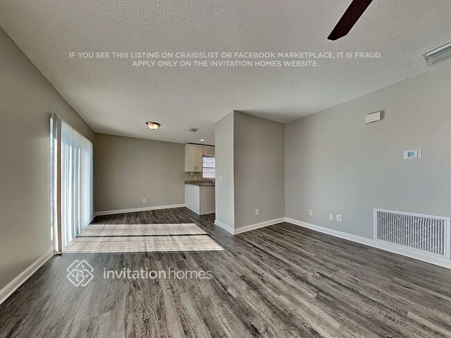 7813 Chaperon Ct in Tampa, FL - Foto de edificio - Building Photo