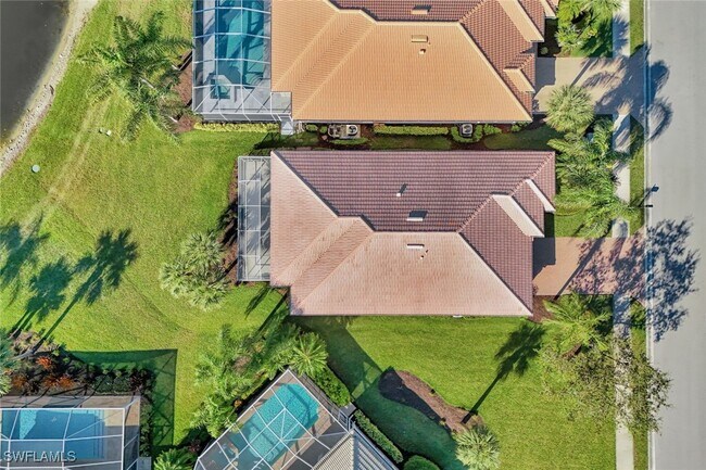 3971 Jasmine Lake Cir in Naples, FL - Building Photo - Building Photo