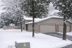 10563 Martin St NW in Coon Rapids, MN - Building Photo