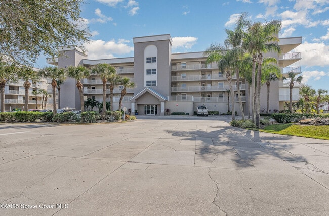 property at 601 Shorewood Dr