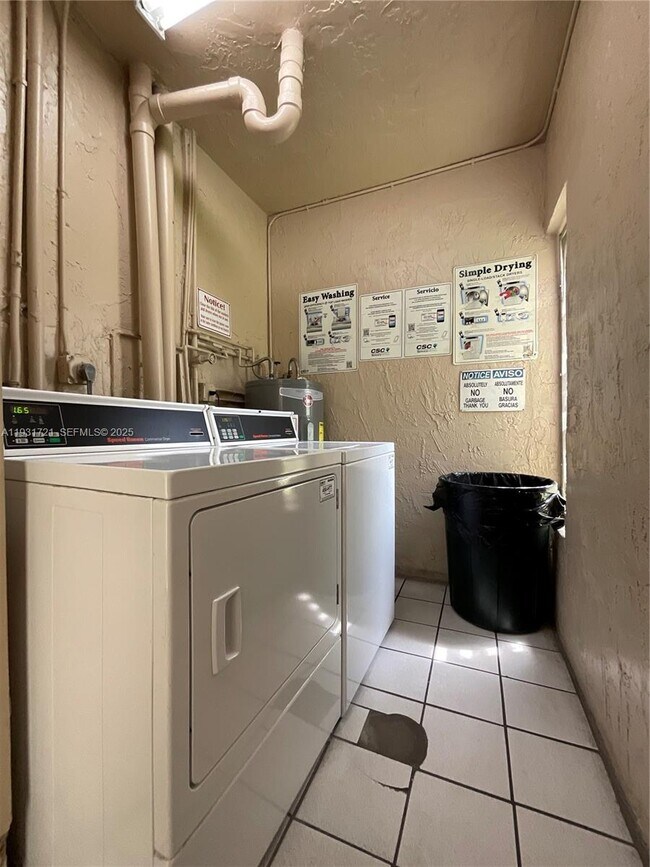 10651 SW 108th Ave in Miami, FL - Building Photo - Building Photo