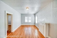 302 S Flood Ave photo'