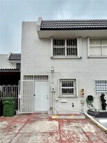 4451 W 10th Ln in Hialeah, FL - Building Photo