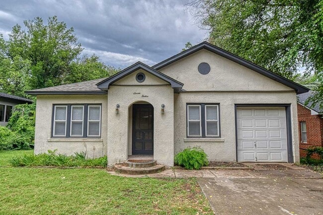 property at 712 S Pickard Ave