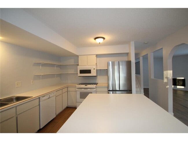 5545 Shorewood Ln in Shorewood, MN - Building Photo - Building Photo