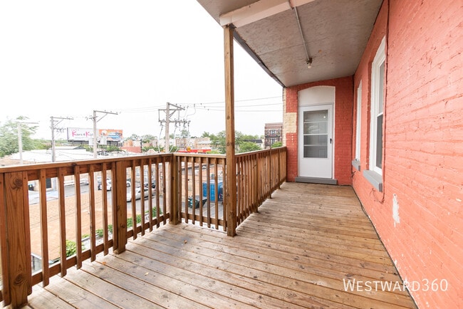 property at 2416 W Fargo Ave
