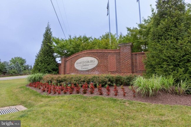 property at 305 Lewisburg Ln